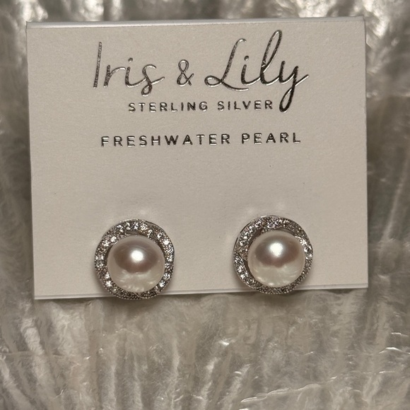 Iris White and Silver Spiral Pearl Earrings - Picture 5 of 5